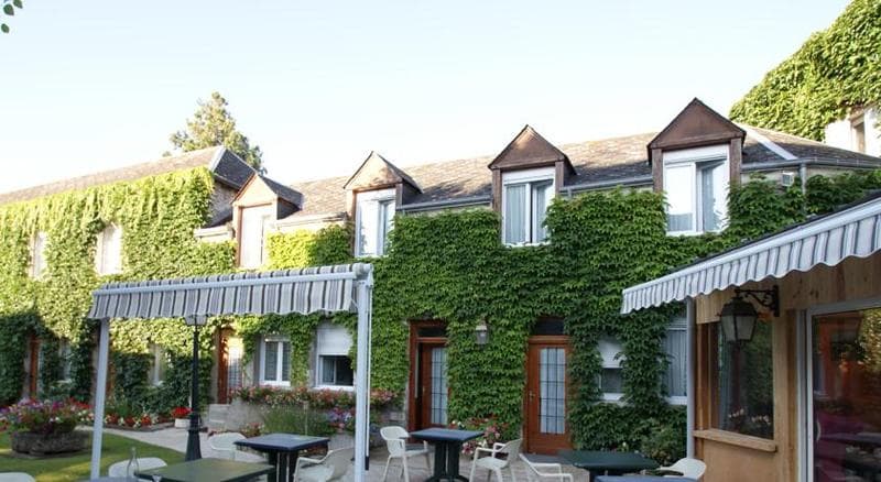 Le Beaugency main