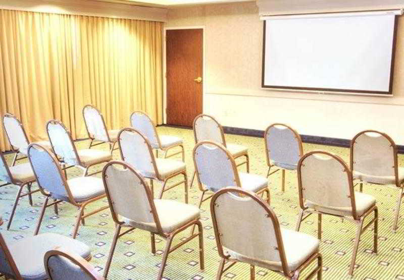 Courtyard By Marriott Boston Westborough 2