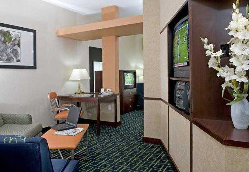 Fairfield Inn & Suites Boston Milford 5
