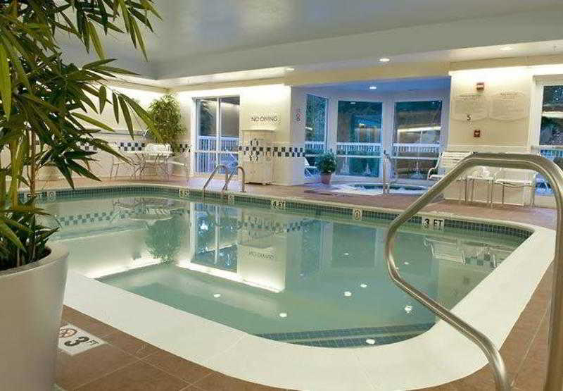 Fairfield Inn & Suites Boston Milford 2