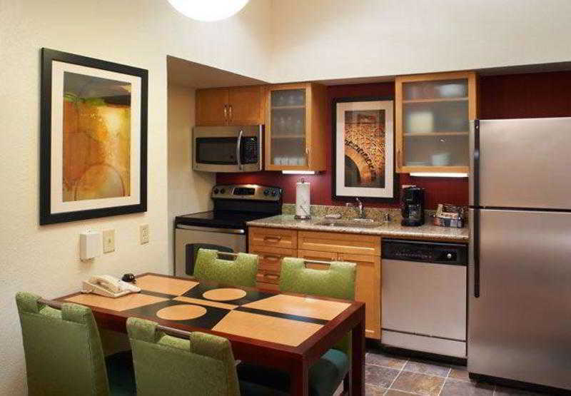 Residence Inn Chicago Deerfield 3