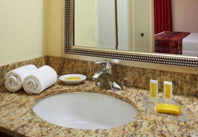 Residence Inn Chicago Deerfield 5