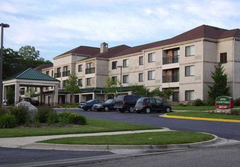 Courtyard By Marriott Detroit Brighton 5