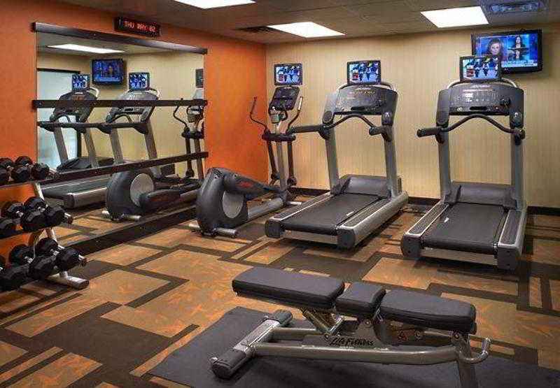Courtyard By Marriott Detroit Utica 2