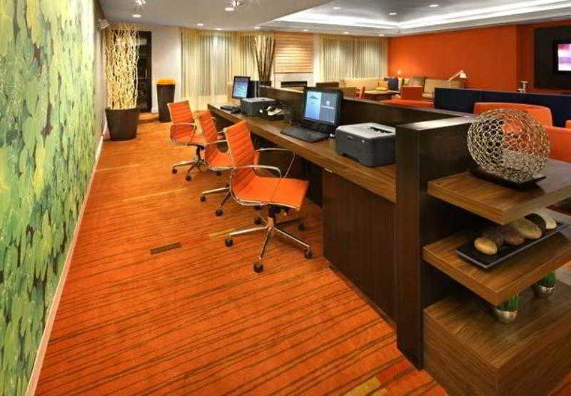 Courtyard By Marriott Norwich 5