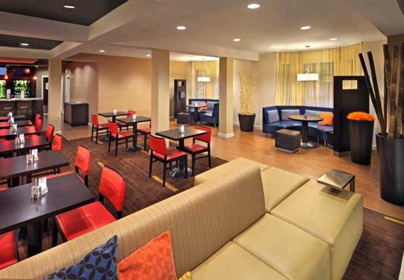 Courtyard By Marriott Norwich 3