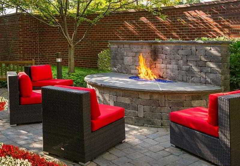 Courtyard Dulles Town Center 4