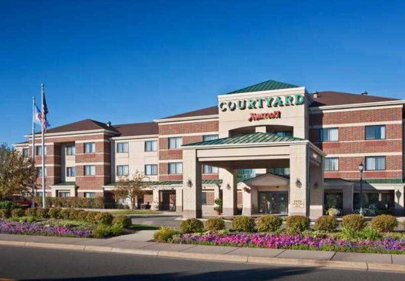 Courtyard Minneapolis St. Paul Roseville By Marriott photo 1
