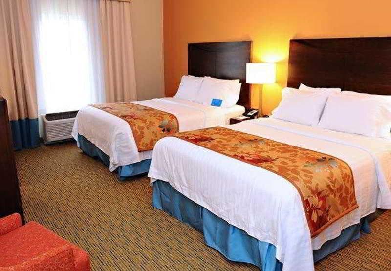 Fairfield Inn & Suites Slippery Rock 3