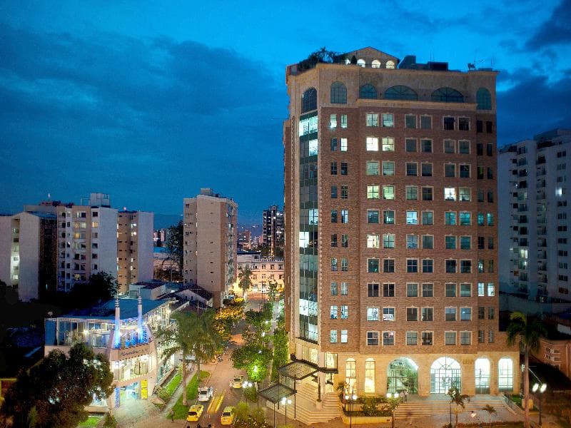 Dann Carlton Bucaramanga 4