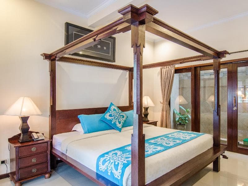 Heliconia Villa main