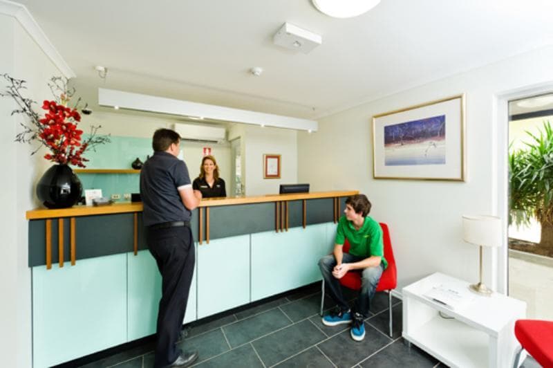 Rocklea International Motel 4