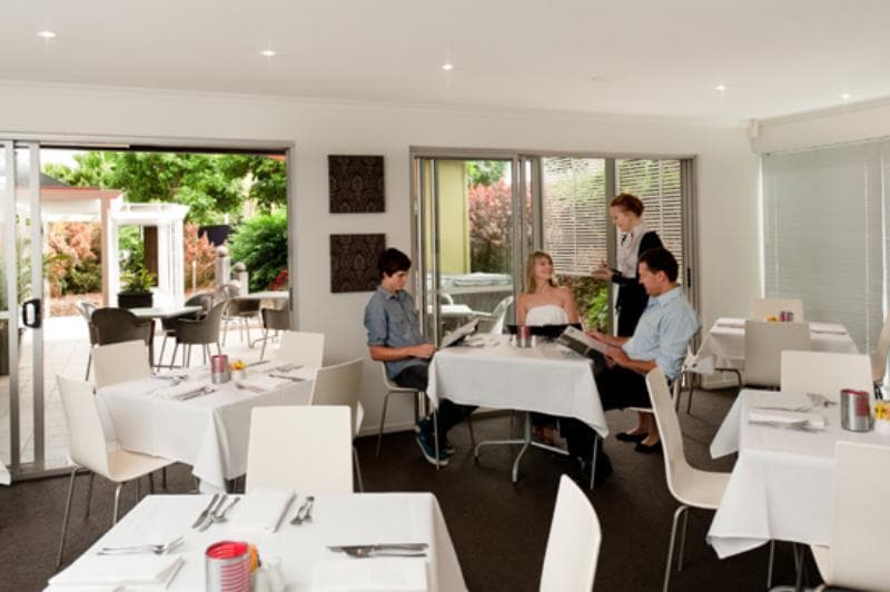 Rocklea International Motel 5