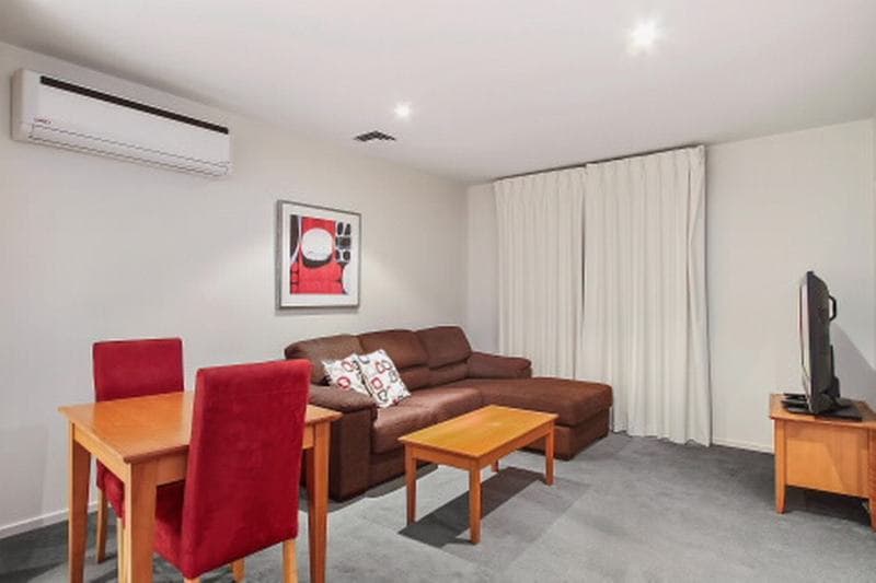Knox International Hotels & Apartments 5