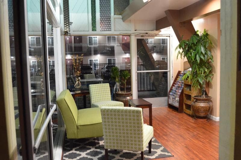 La Casa Inn Pasadena 3