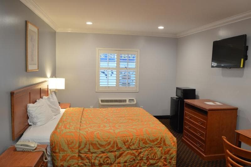 La Casa Inn Pasadena 5
