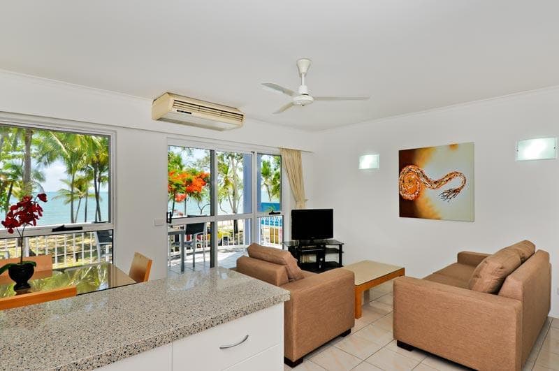 Agincourt Beachfront Apartments 2