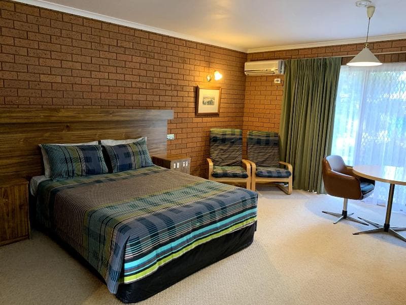 Kingswood Motel 4