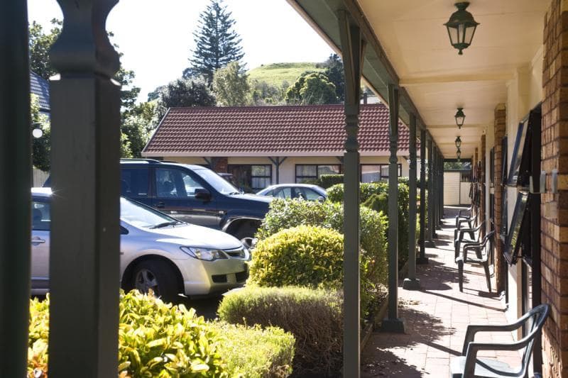 Tudor Court Motor Lodge 1