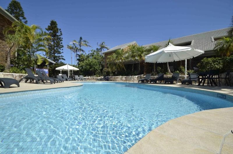 Glen Eden Beach Resort main