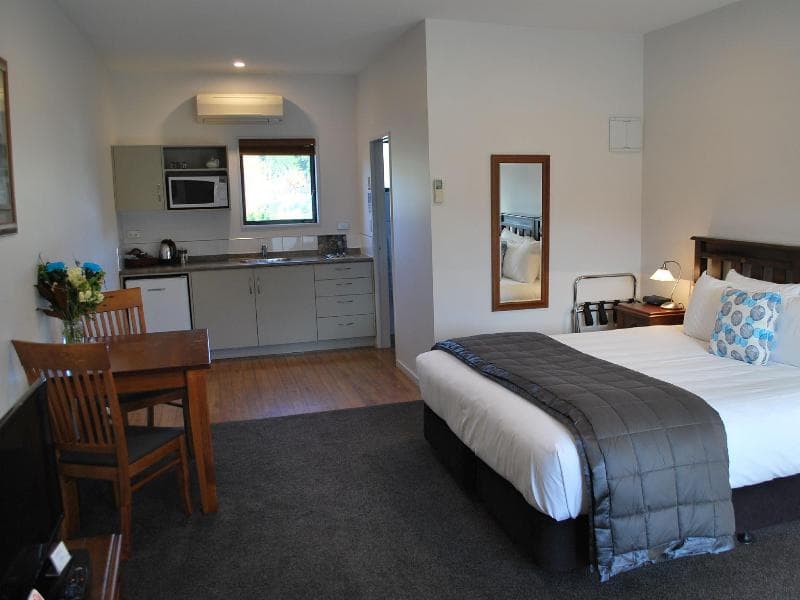 Carrick Lodge Motel photo 1