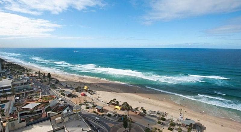 Surfers International Apartments 3