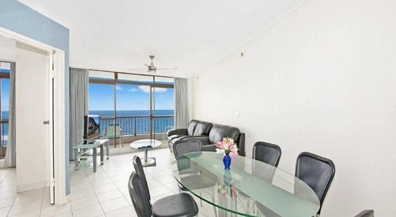 Surfers International Apartments 4