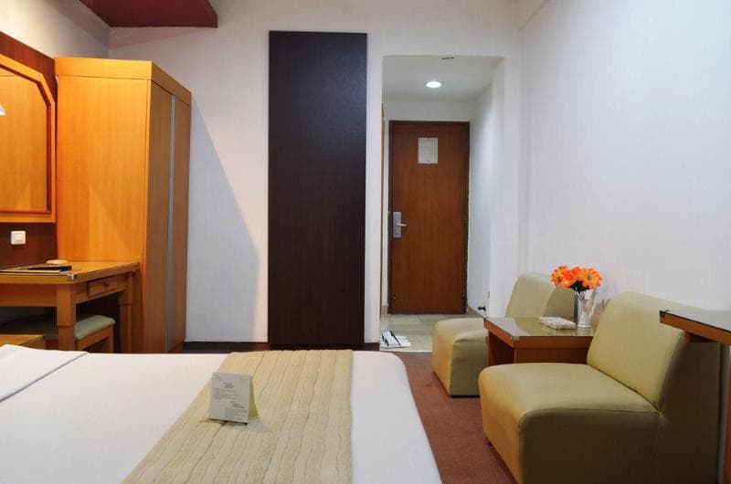 Puri Mega Hotel 5