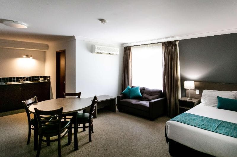 Best Western Plus Ambassador Orange 2