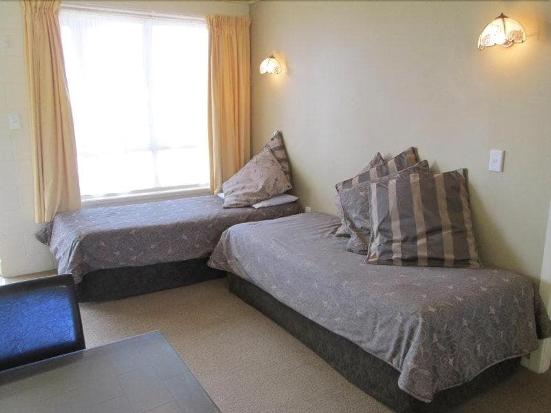 Shortland Court Motel 4