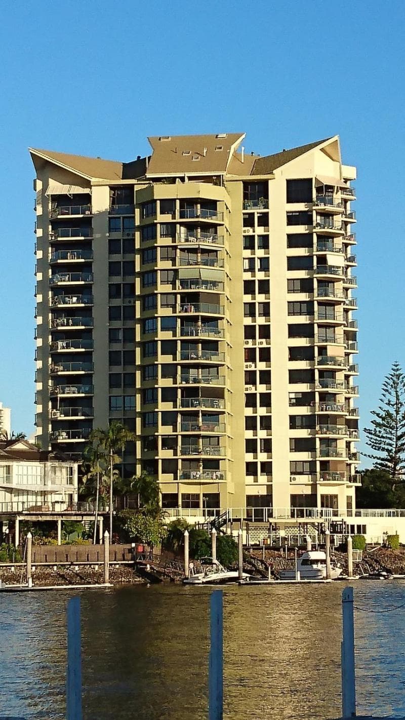 Surfers Hawaiian Holiday Apartments 5