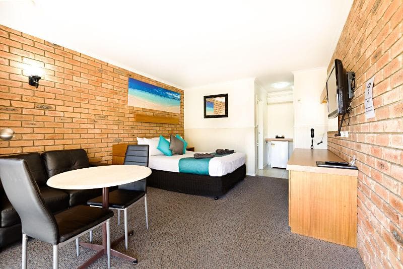 Statesman Motor Inn photo 1