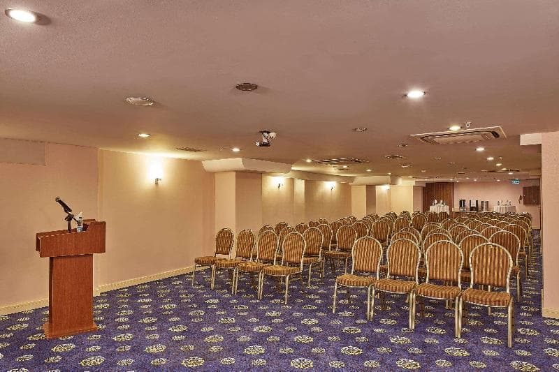 DoubleTree by Hilton Izmir - Alsancak 2
