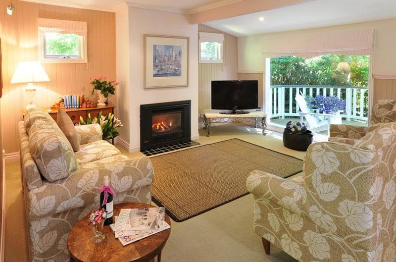 Clarendon Cottages 4