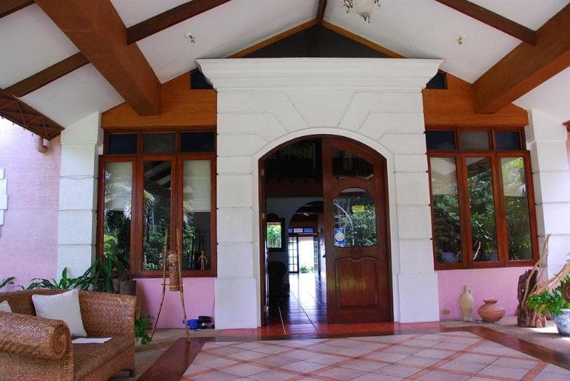 Las Flores Country Guest House and Restaurant 4