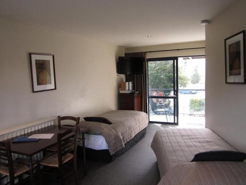 Four Seasons Motel 2