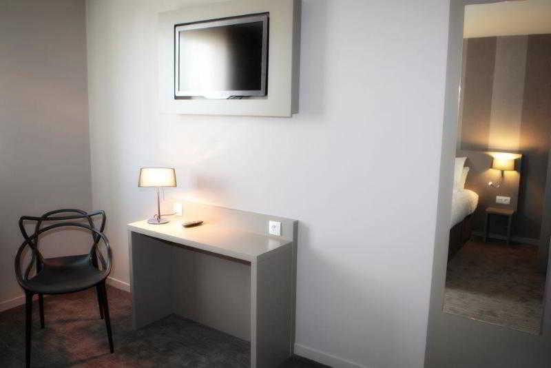 Brit Hotel Le Galion 5