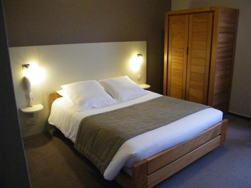 Brit Hotel Armor 2