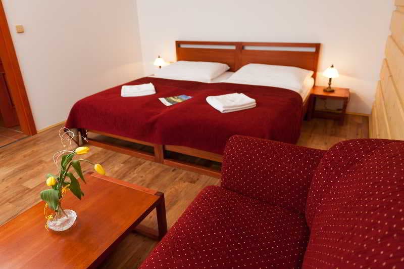 Green Inn Hotel 4