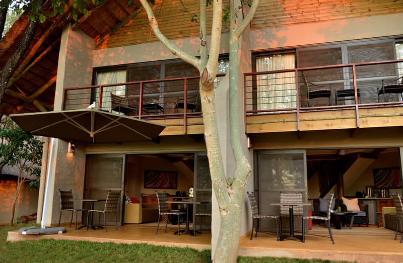 Victoria Falls Safari Suites main