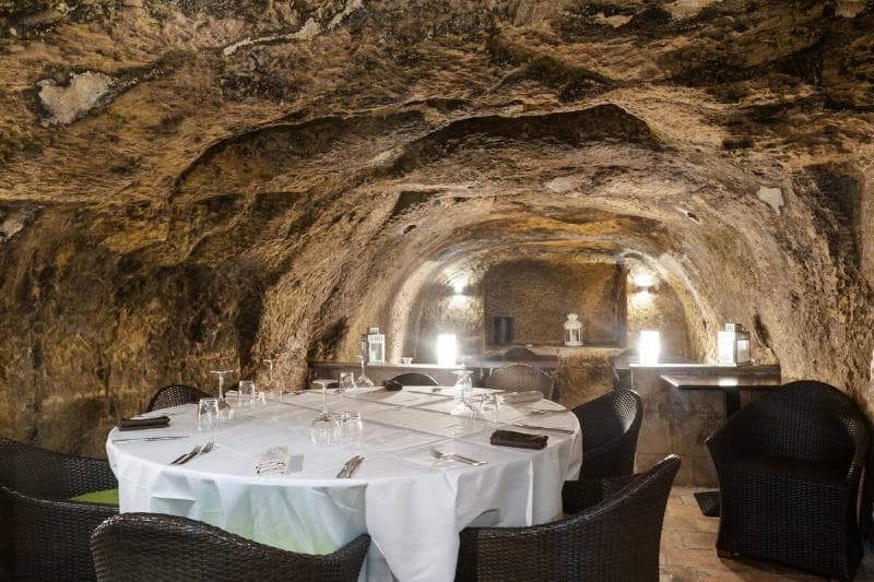 Boutique Hotel & Restaurant, Le Xii - Douze De Luynes 3