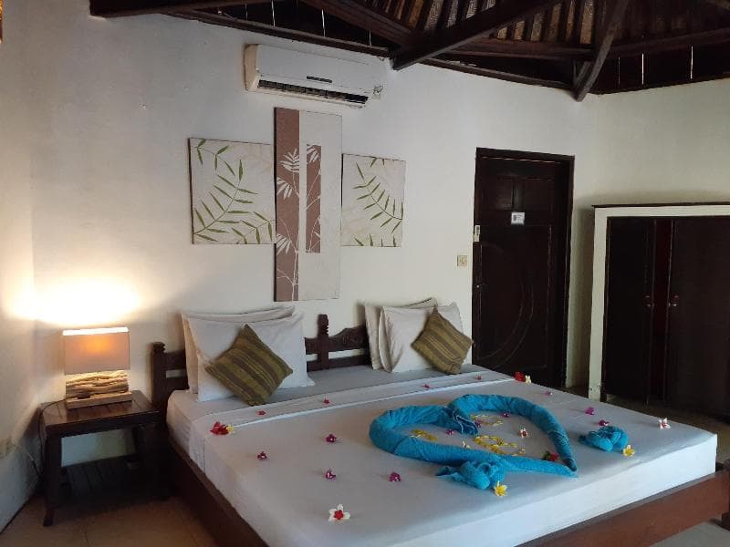 Laguna Gili Beach Resort main