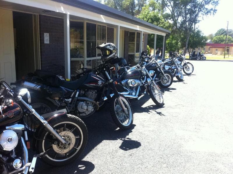 Tumut Valley Motel 4