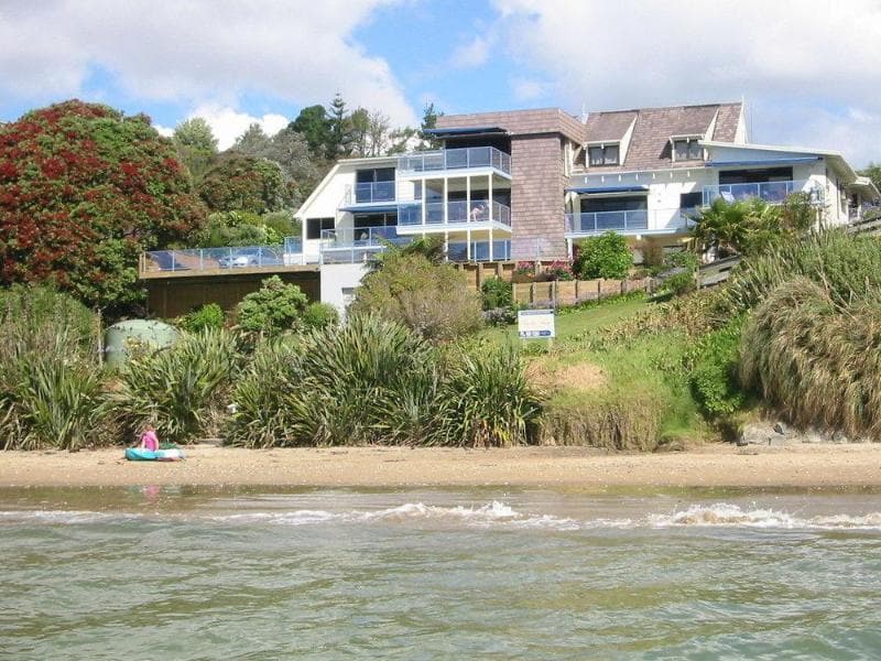 By The Bay Beachfront Apartments photo 1