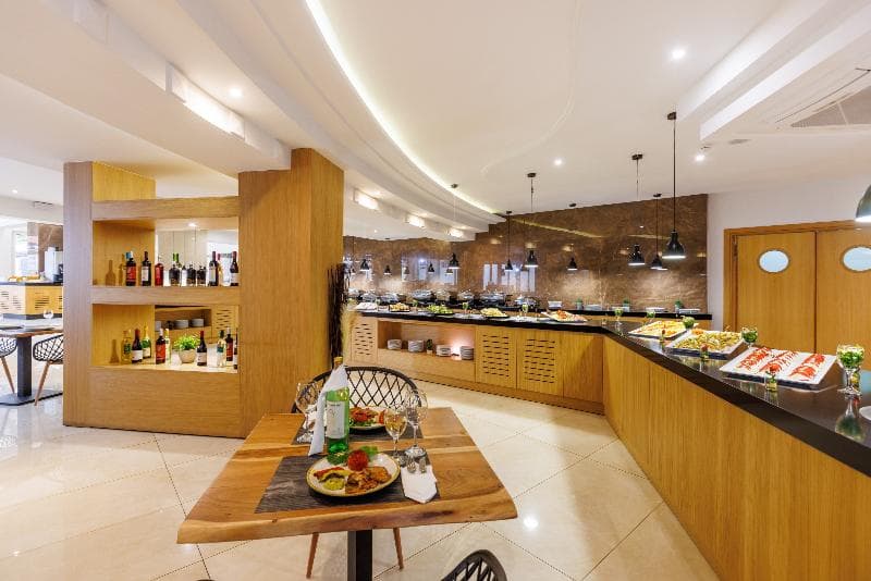 Malia Bay Beach Hotel & Bungalows 4