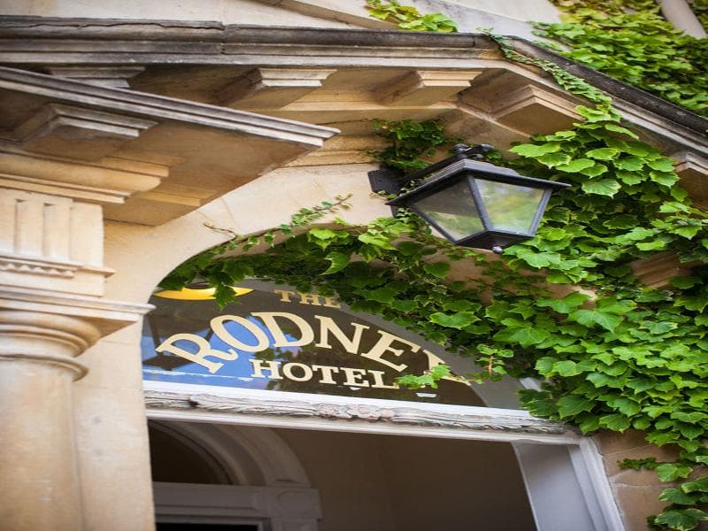 Rodney Hotel 2