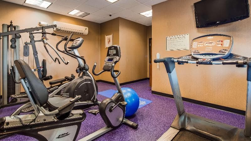 Best Western Plus Carousel Inn & Suites 2