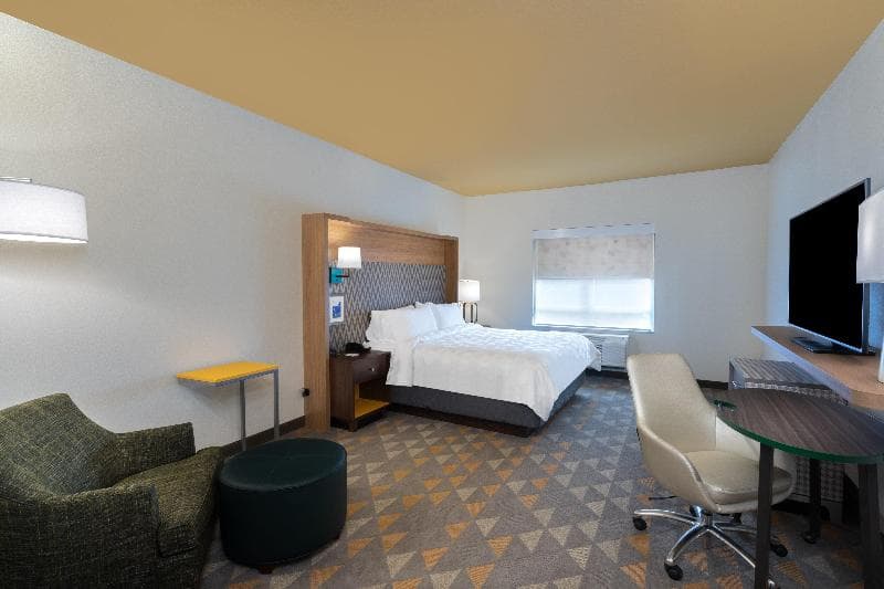 Holiday Inn Batesville 3