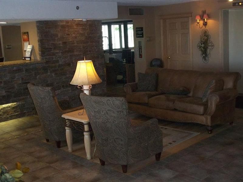 Everspring Inn And Suites 2