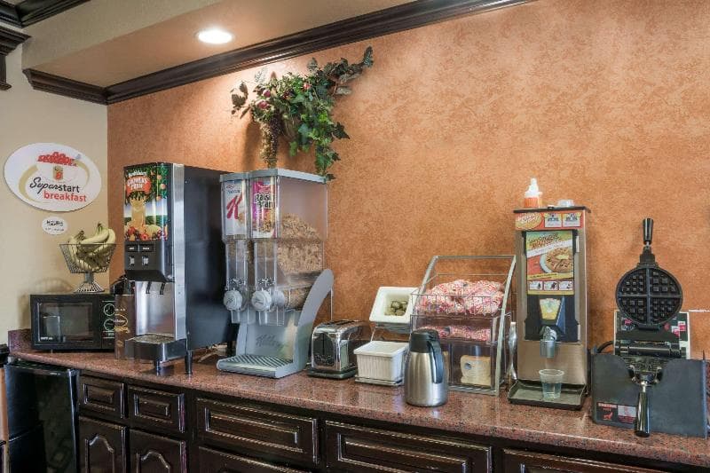 Econo Lodge Beaumont I-10 South 5